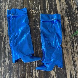 ⭐️ NEW ❤️ Electric Blue Fold-Over Snakeskin Boots – Size 10